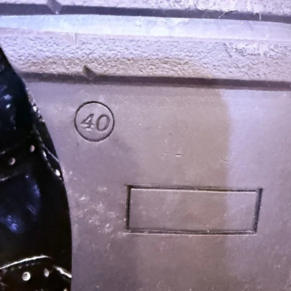 Zapato Women’s Genuine Leather Black  Tassel Loafers Sz 40 - Picture 9 of 9